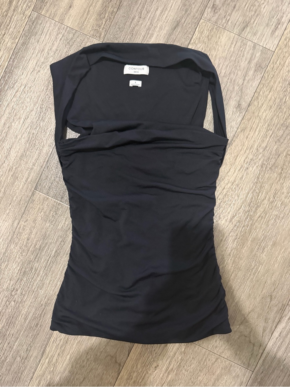 Aritzia Contour Black Flourish Top size Small